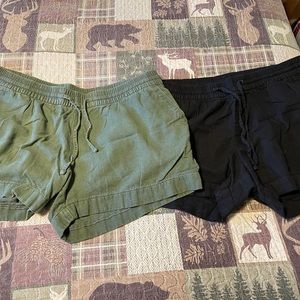 2 pair of Old Navy Linens Shorts Large